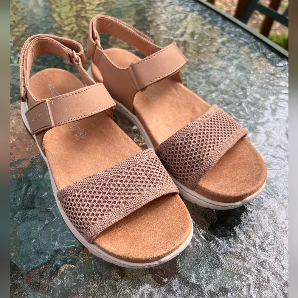 Easyspirit - Sway Sandals - Size 8M - "Natural" Color, Tan/Brown